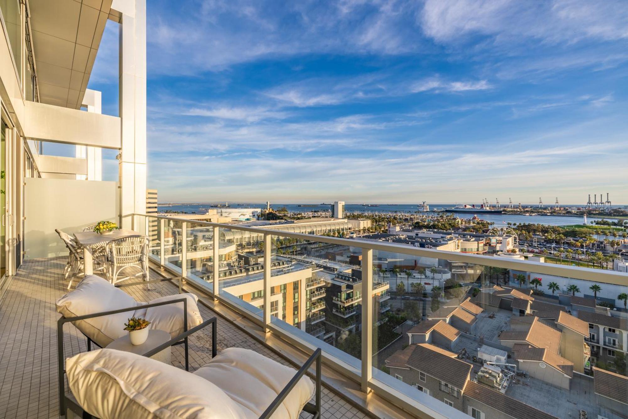 @ Marbella Lane - Penthouse W/ City & Ocean Views Long Beach Exterior photo